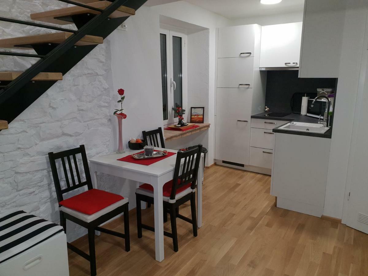 Lägenhet på 45 m² i Izola, med 1 sovrum och 1 badrum  Exteriör bild