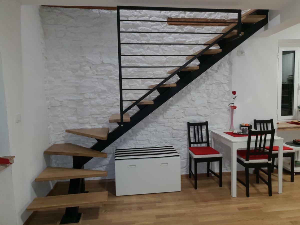 Lägenhet på 45 m² i Izola, med 1 sovrum och 1 badrum  Exteriör bild