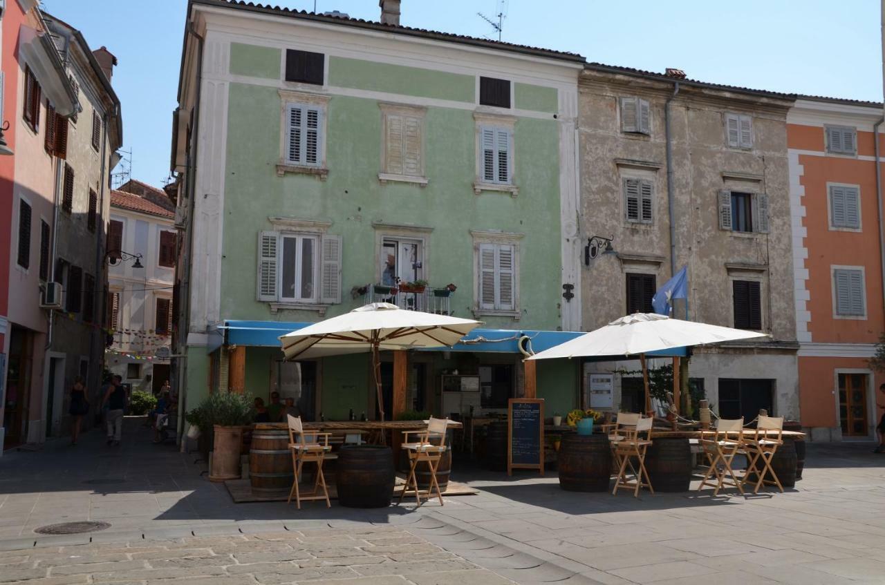 Lägenhet på 45 m² i Izola, med 1 sovrum och 1 badrum  Exteriör bild